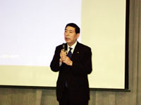当日は石渡鎌倉市長も来場し講演を熱心に聞き入っていました