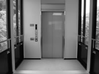 エレベータ入口(2階)
